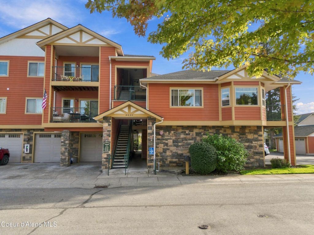 6630 N Spurwing LOOP, 200, Coeur d'Alene, ID 83815 photo 2