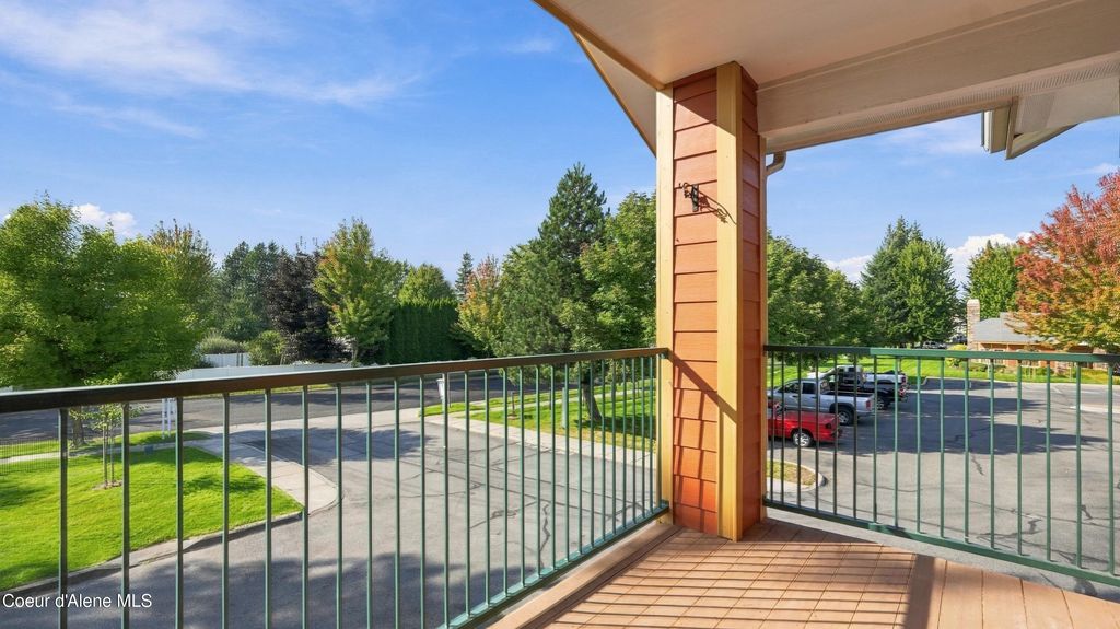6630 N Spurwing LOOP, 200, Coeur d'Alene, ID 83815 photo 3