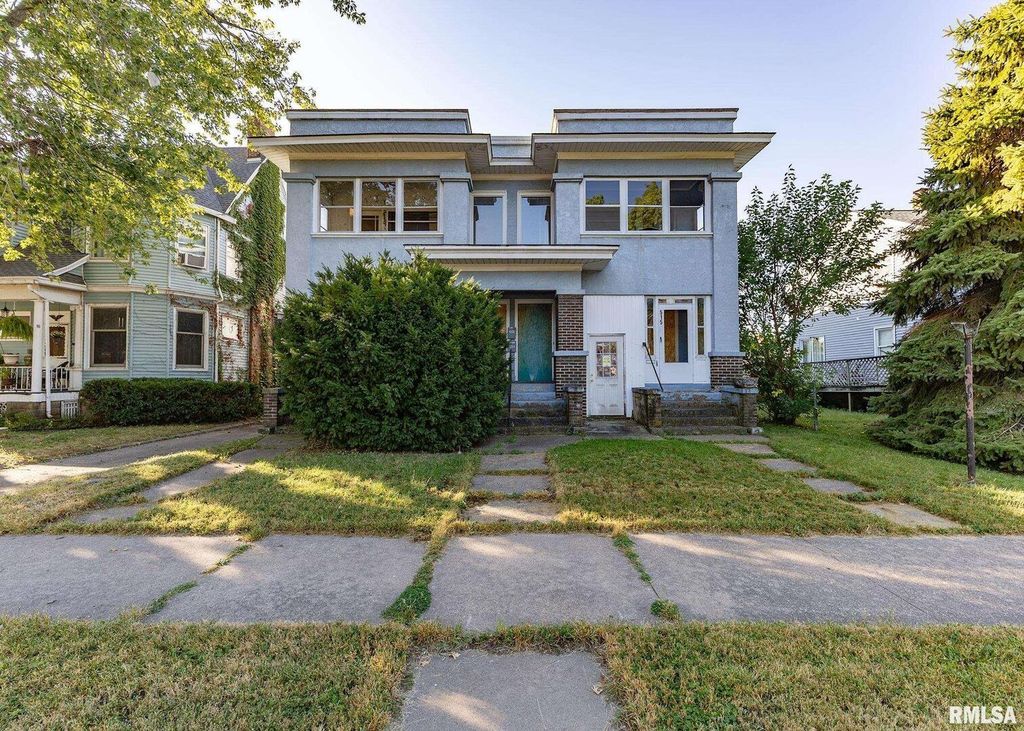 513 6TH Avenue S, Clinton, IA 52732