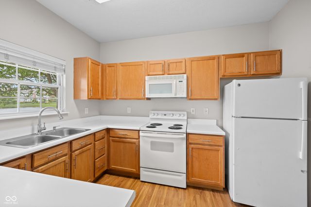 1423 Sierra Spring A, Carmel, IN 46280