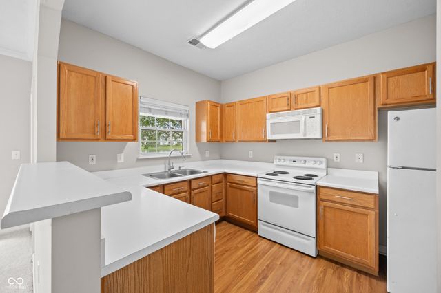 1423 Sierra Spring A, Carmel, IN 46280