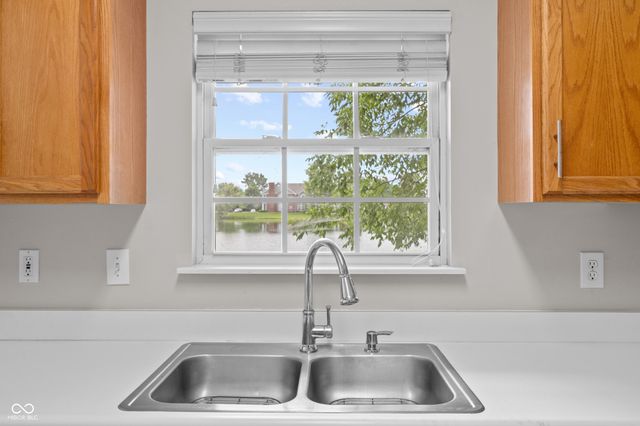 1423 Sierra Spring A, Carmel, IN 46280