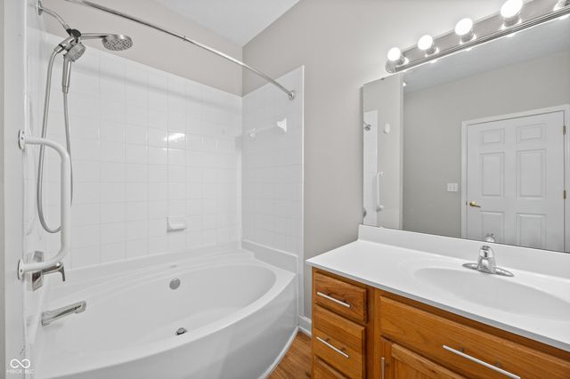 1423 Sierra Spring A, Carmel, IN 46280