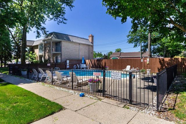 1721 E 14 Mile Unit C Road, Birmingham, MI 48009