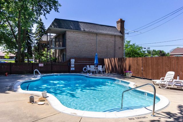 1721 E 14 Mile Unit C Road, Birmingham, MI 48009