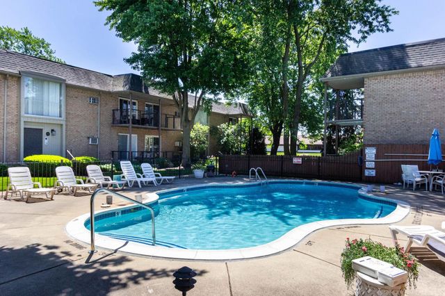 1721 E 14 Mile Unit C Road, Birmingham, MI 48009