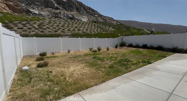 6483 Canyonlands Drive, Jurupa Valley, CA 92509
