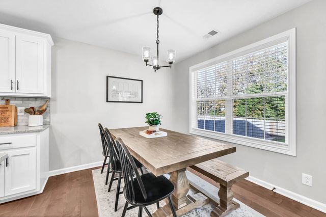 1445 Fredrick Dr, Clarksville, TN 37042