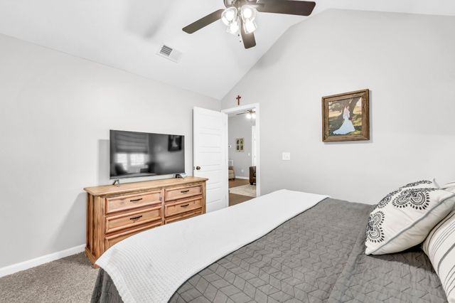 1445 Fredrick Dr, Clarksville, TN 37042