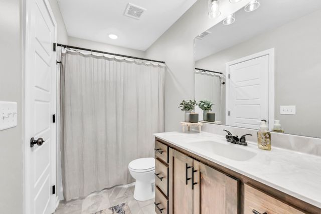 1445 Fredrick Dr, Clarksville, TN 37042