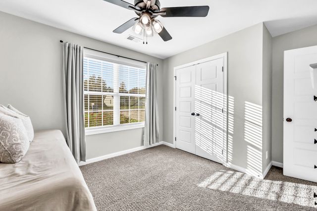 1445 Fredrick Dr, Clarksville, TN 37042