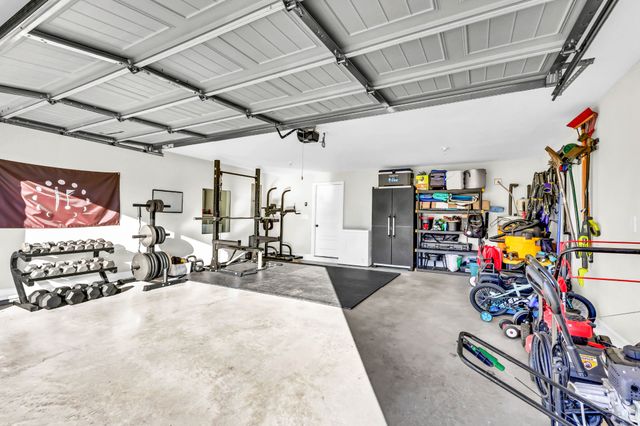 1445 Fredrick Dr, Clarksville, TN 37042