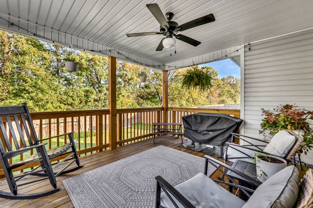 1445 Fredrick Dr, Clarksville, TN 37042