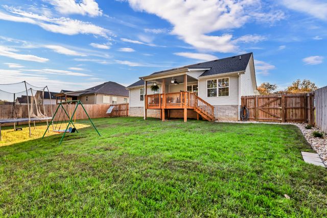 1445 Fredrick Dr, Clarksville, TN 37042