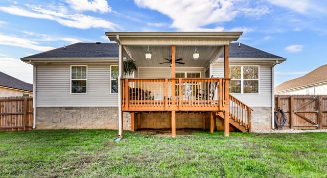 1445 Fredrick Dr, Clarksville, TN 37042