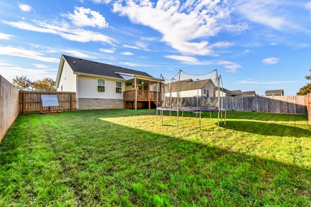 1445 Fredrick Dr, Clarksville, TN 37042