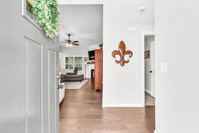 1445 Fredrick Dr, Clarksville, TN 37042