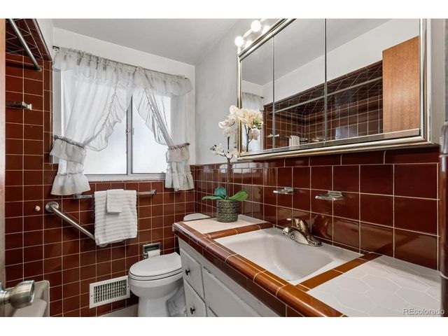 10310 W 18th Pl, Lakewood, CO 80215