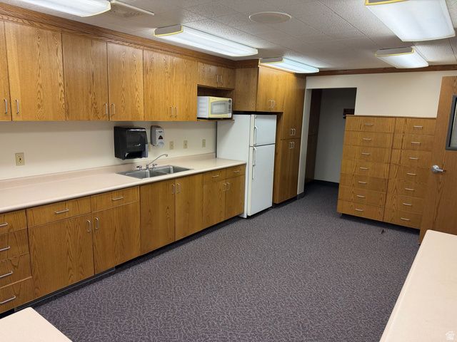 2221 E MURRAY HOLLADAY RD, Holladay, UT 84117