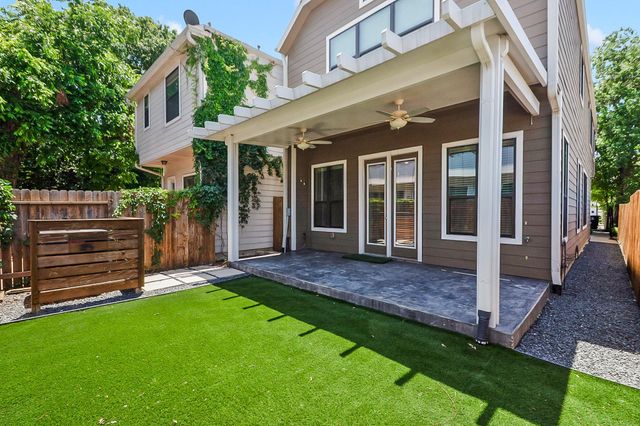 5328 Larkin Street, Houston, TX 77007