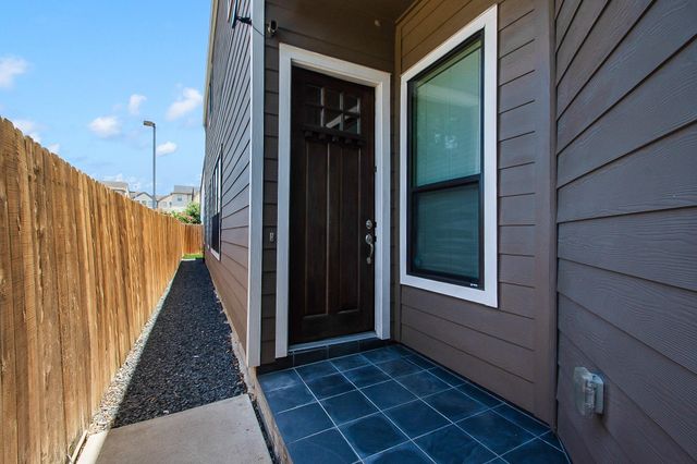5328 Larkin Street, Houston, TX 77007