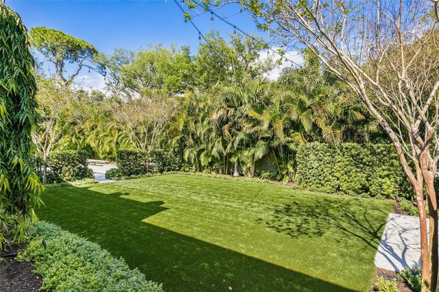 416 BRIGHTWATERS BOULEVARD NE, St Petersburg, FL 33704