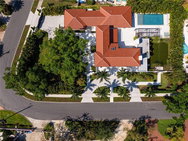 416 BRIGHTWATERS BOULEVARD NE, St Petersburg, FL 33704