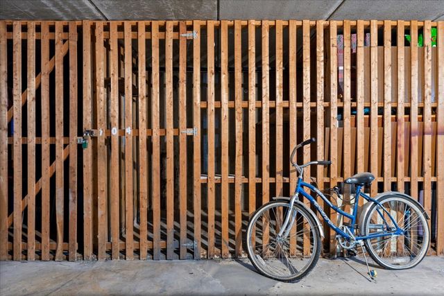 5834 W 77th Street 104, Burbank, IL 60459