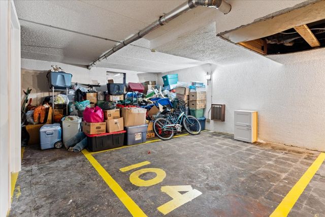 5834 W 77th Street 104, Burbank, IL 60459