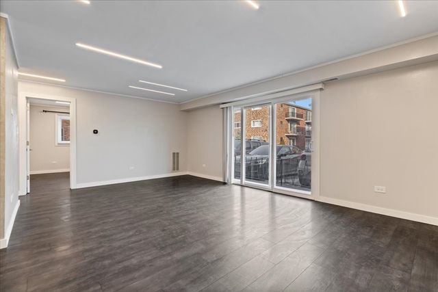 5834 W 77th Street 104, Burbank, IL 60459