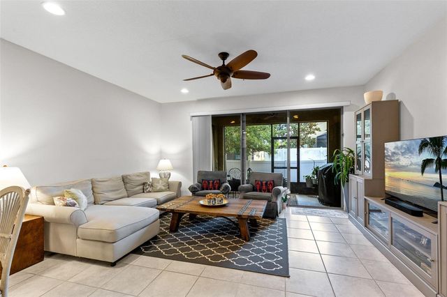 1120 PAVIA DRIVE, Apopka, FL 32703