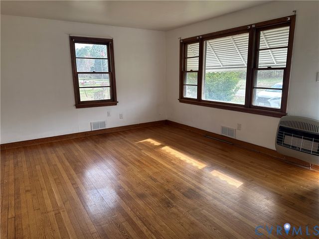 205 Airport Rd, Mattaponi, VA 23110