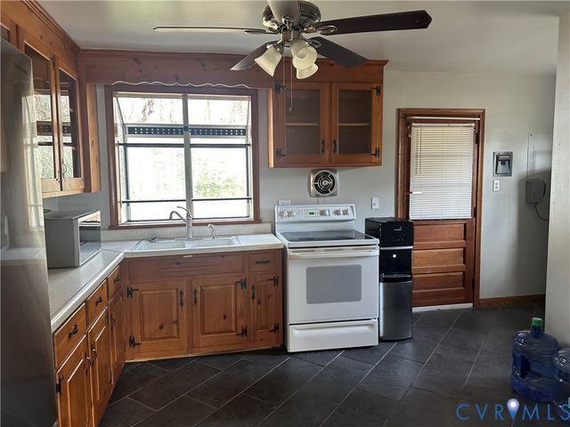 205 Airport Rd, Mattaponi, VA 23110