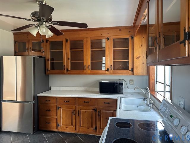 205 Airport Rd, Mattaponi, VA 23110