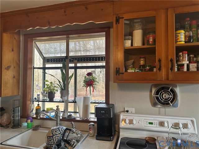 205 Airport Rd, Mattaponi, VA 23110