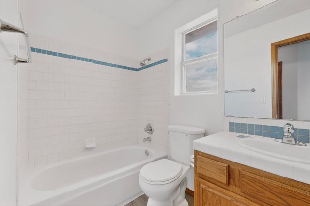 7 Willow Trace, Los Lunas, NM 87031