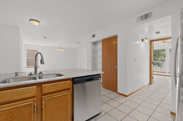 7 Willow Trace, Los Lunas, NM 87031