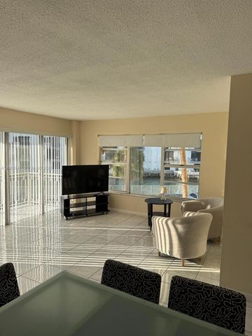11111 Biscayne Blvd 2H, Miami, FL 33181