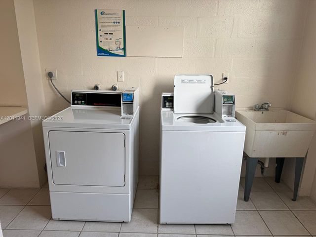 11111 Biscayne Blvd 2H, Miami, FL 33181