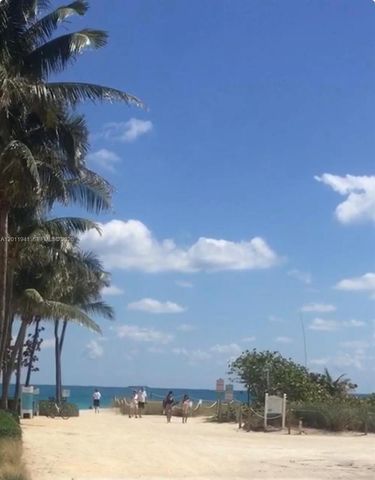 11111 Biscayne Blvd 2H, Miami, FL 33181