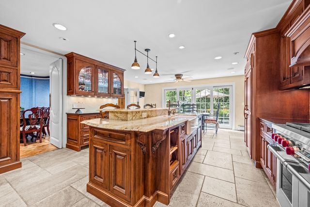 908 Elm Place, Glencoe, IL 60022