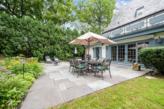 908 Elm Place, Glencoe, IL 60022