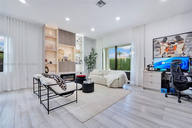 8981 NW 161st Terrace, Miami Lakes, FL 33018