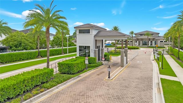 8981 NW 161st Terrace, Miami Lakes, FL 33018