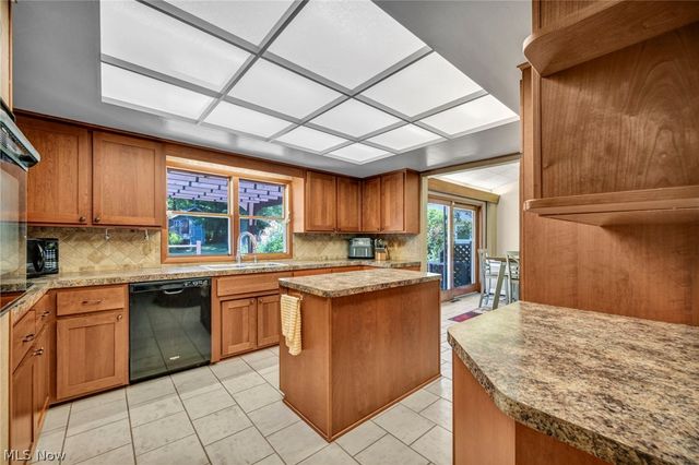 3665 Russett Drive, Broadview Heights, OH 44147