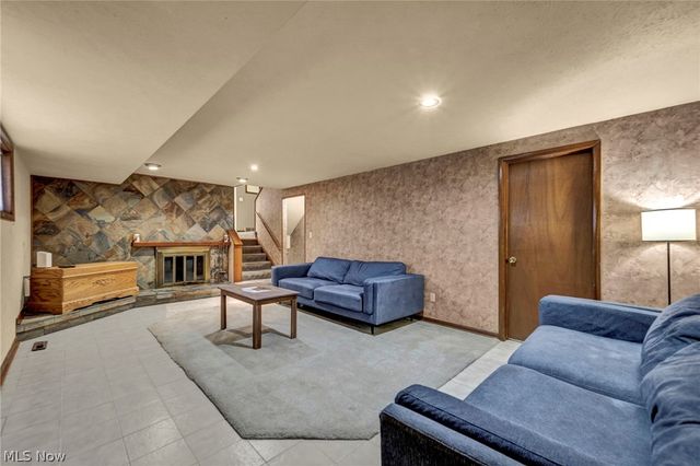 3665 Russett Drive, Broadview Heights, OH 44147