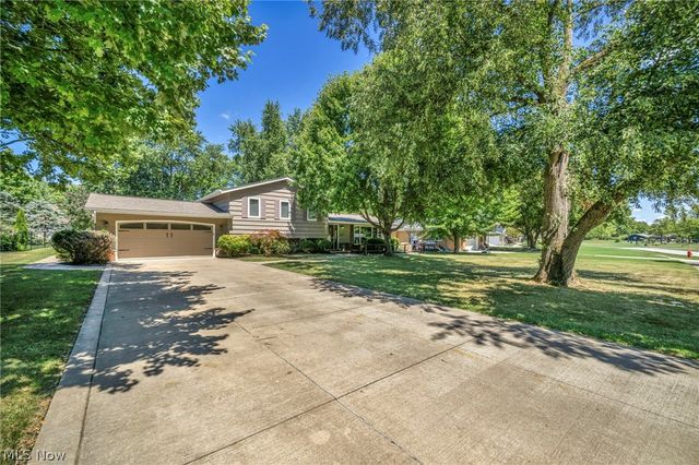 3665 Russett Drive, Broadview Heights, OH 44147