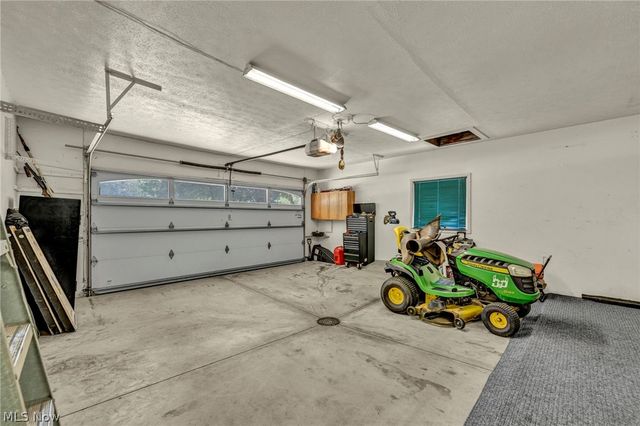 3665 Russett Drive, Broadview Heights, OH 44147