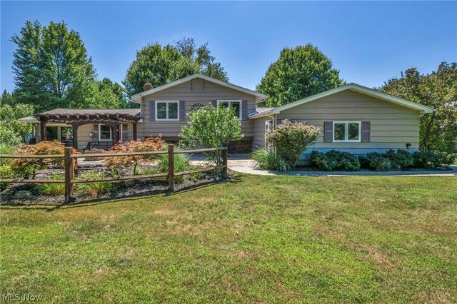 3665 Russett Drive, Broadview Heights, OH 44147