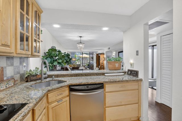 1533 Fairway Road, Pembroke Pines, FL 33026